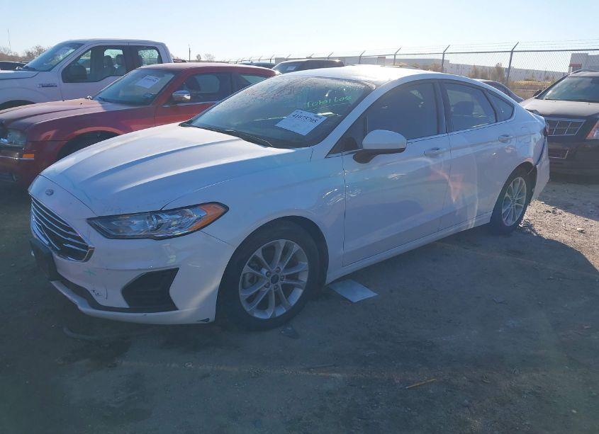 Photo 2 of 2020 Ford Fusion SE (VIN 3FA6P0HD9LR258900)
