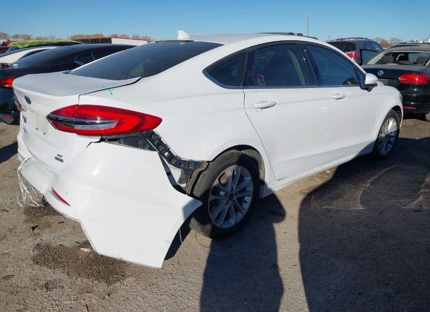 Photo 4 of 2020 Ford Fusion SE (VIN 3FA6P0HD9LR258900)
