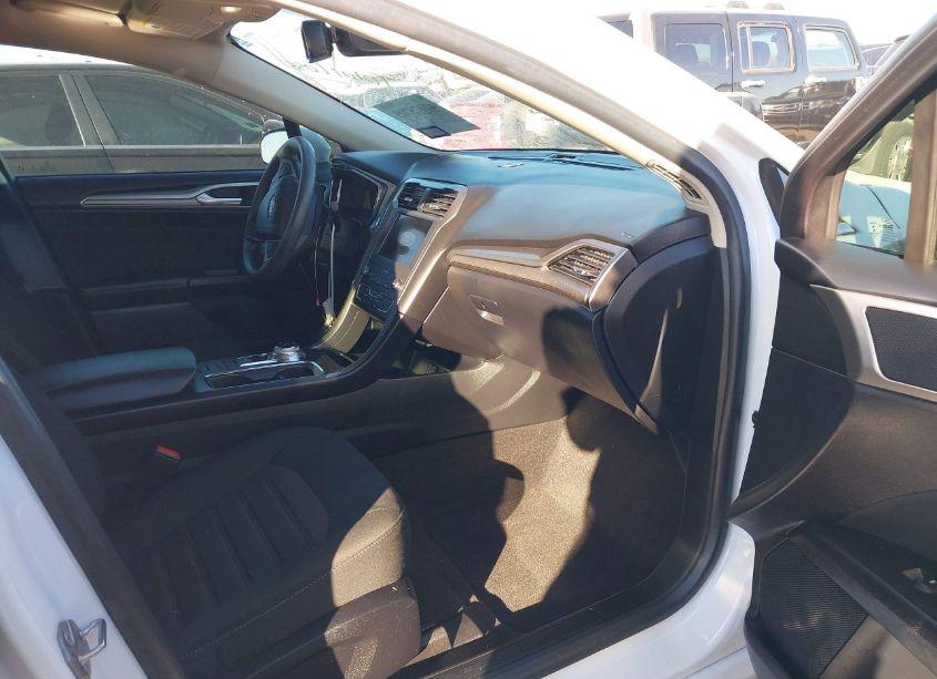 Photo 5 of 2020 Ford Fusion SE (VIN 3FA6P0HD9LR258900)