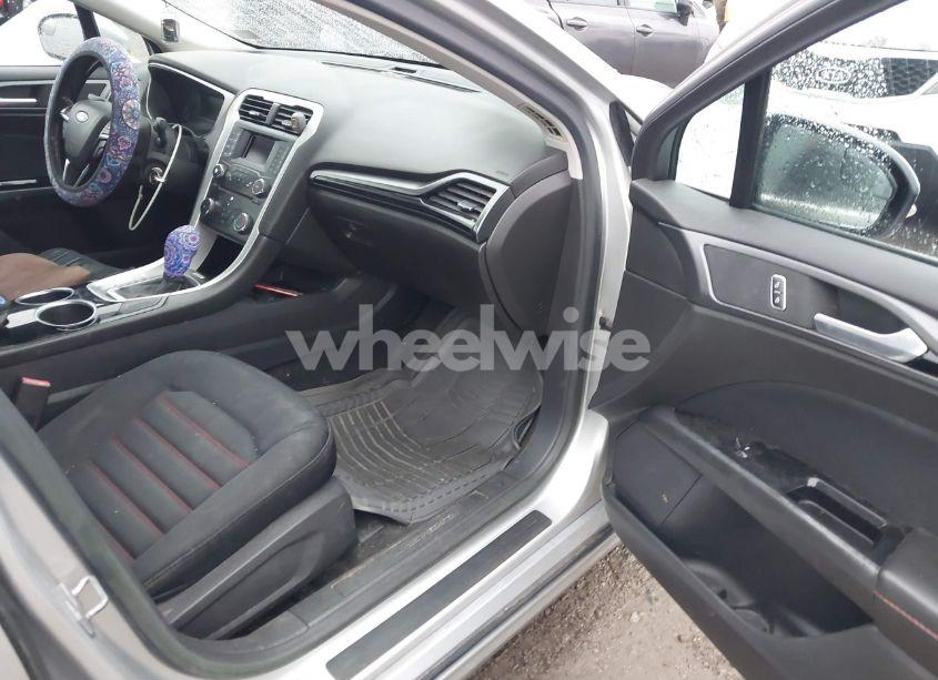 Photo 5 of 2014 Ford Fusion SE (VIN 3FA6P0HDXER101766)