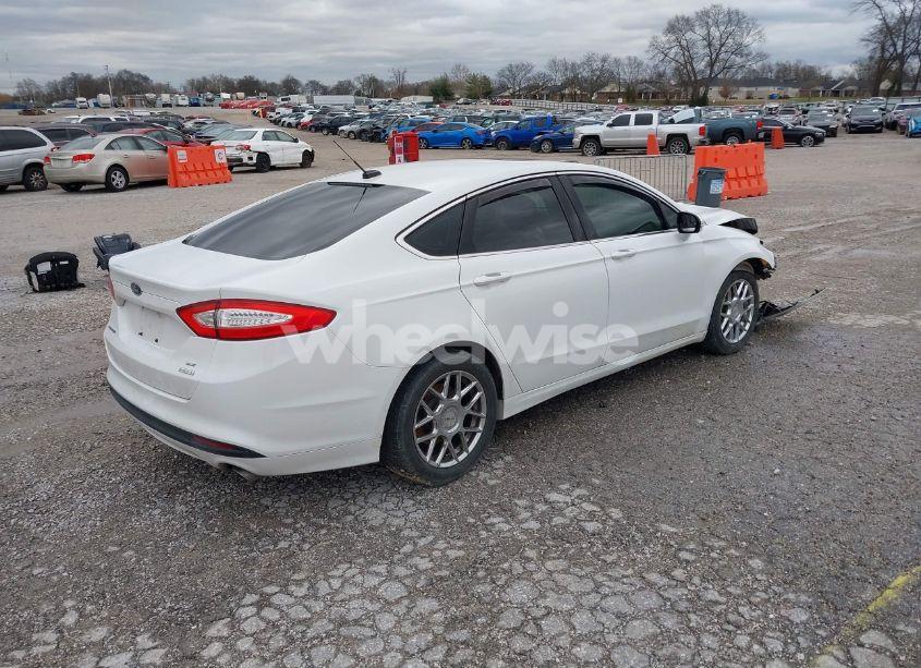 Photo 4 of 2014 Ford Fusion SE (VIN 3FA6P0HDXER113190)