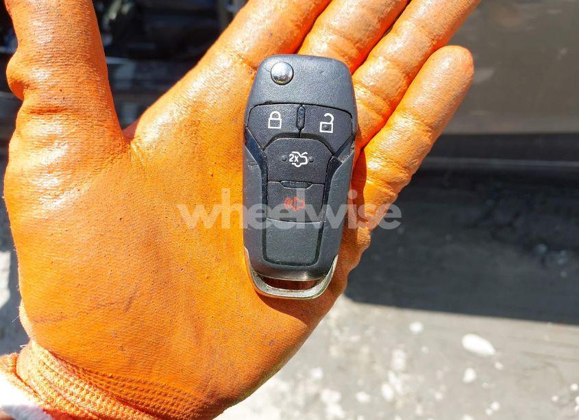 Photo 11 of 2014 Ford Fusion SE (VIN 3FA6P0HDXER160073)