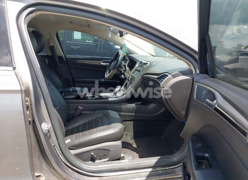 Photo 5 of 2014 Ford Fusion SE (VIN 3FA6P0HDXER160073)