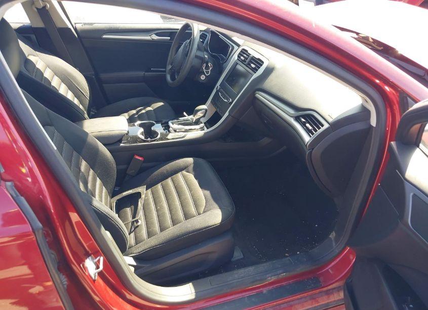 Photo 5 of 2014 Ford Fusion SE (VIN 3FA6P0HDXER163796)