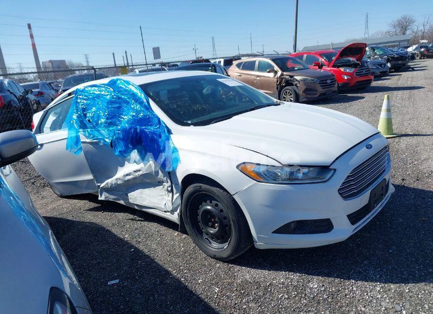2014 Ford Fusion SE (VIN 3FA6P0HDXER313034) main photo
