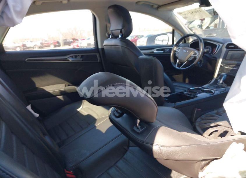 Photo 8 of 2014 Ford Fusion SE (VIN 3FA6P0HDXER313034)