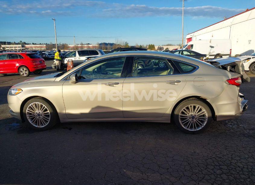 Photo 14 of 2015 Ford Fusion SE (VIN 3FA6P0HDXFR106080)