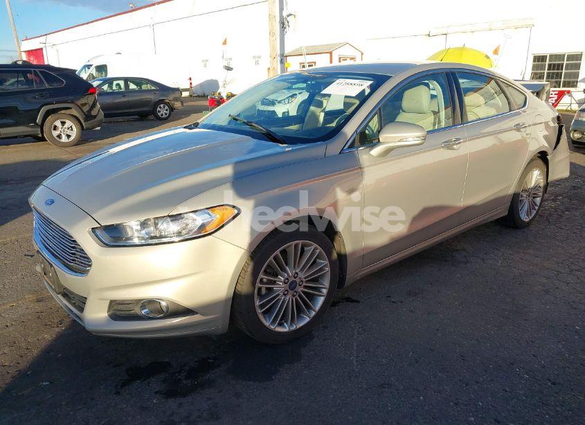 Photo 2 of 2015 Ford Fusion SE (VIN 3FA6P0HDXFR106080)