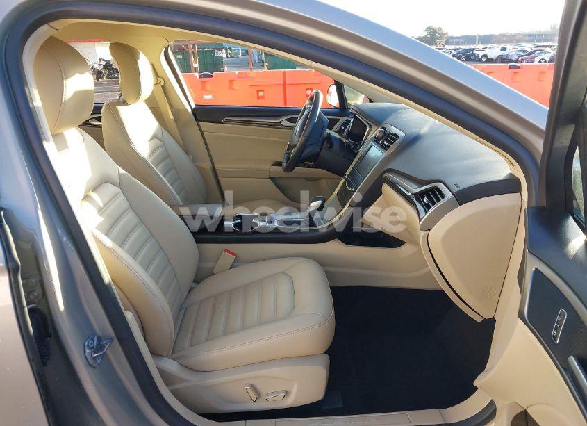 Photo 5 of 2015 Ford Fusion SE (VIN 3FA6P0HDXFR106080)