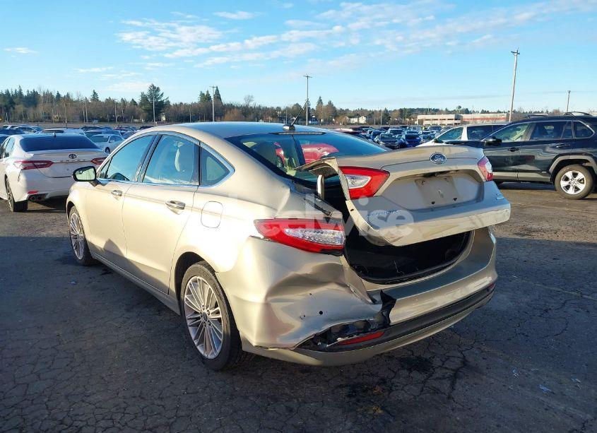 Photo 6 of 2015 Ford Fusion SE (VIN 3FA6P0HDXFR106080)
