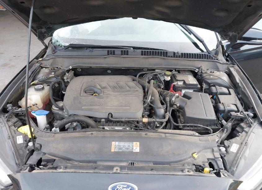 Photo 10 of 2015 Ford Fusion SE (VIN 3FA6P0HDXFR115197)