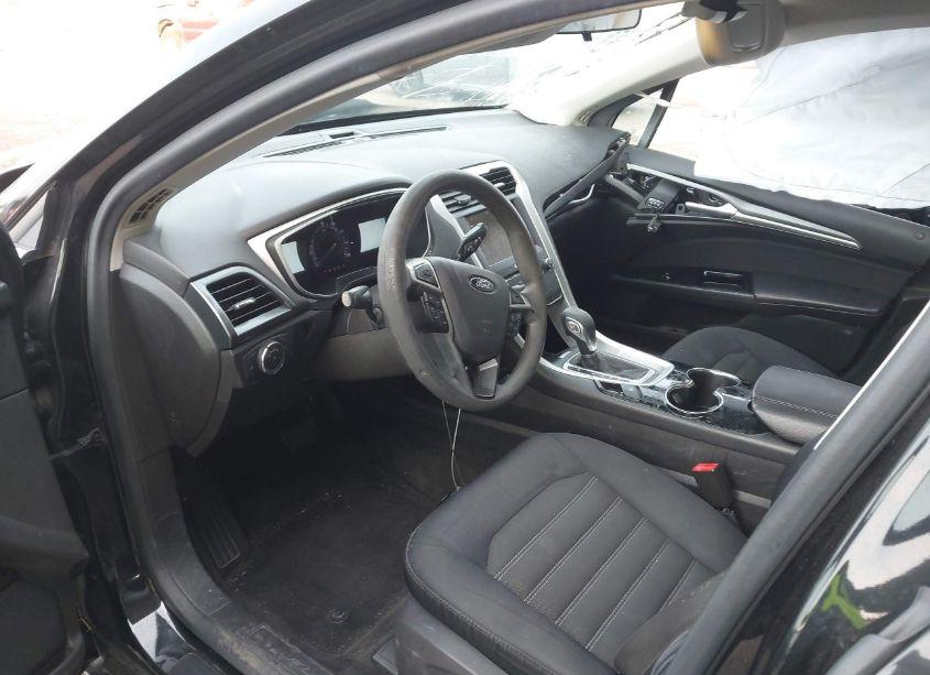 Photo 5 of 2015 Ford Fusion SE (VIN 3FA6P0HDXFR115197)