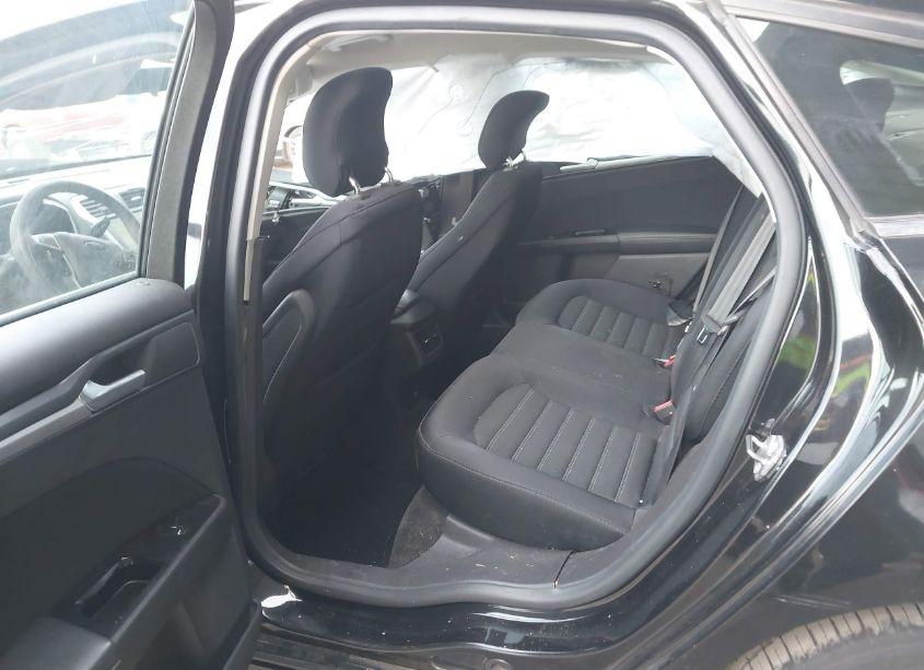 Photo 8 of 2015 Ford Fusion SE (VIN 3FA6P0HDXFR115197)