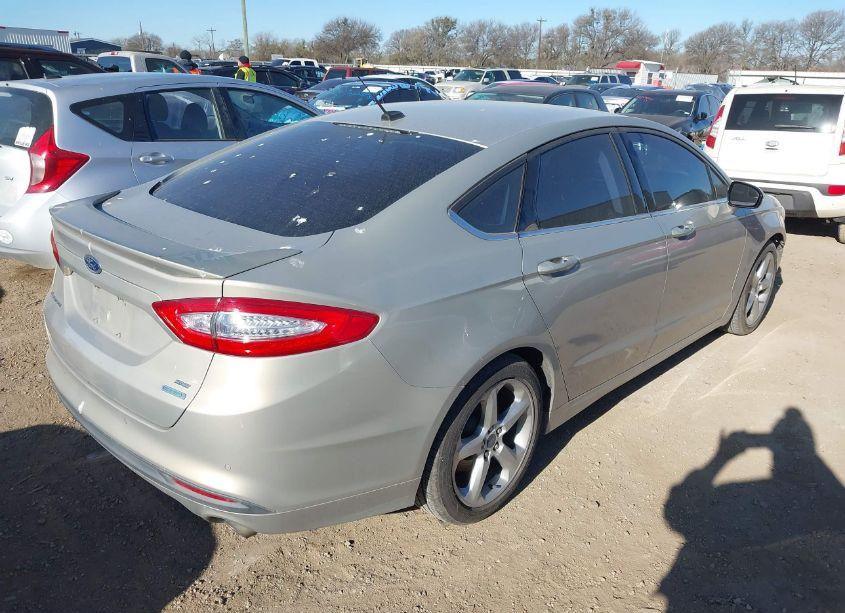 Photo 4 of 2015 Ford Fusion SE (VIN 3FA6P0HDXFR169289)