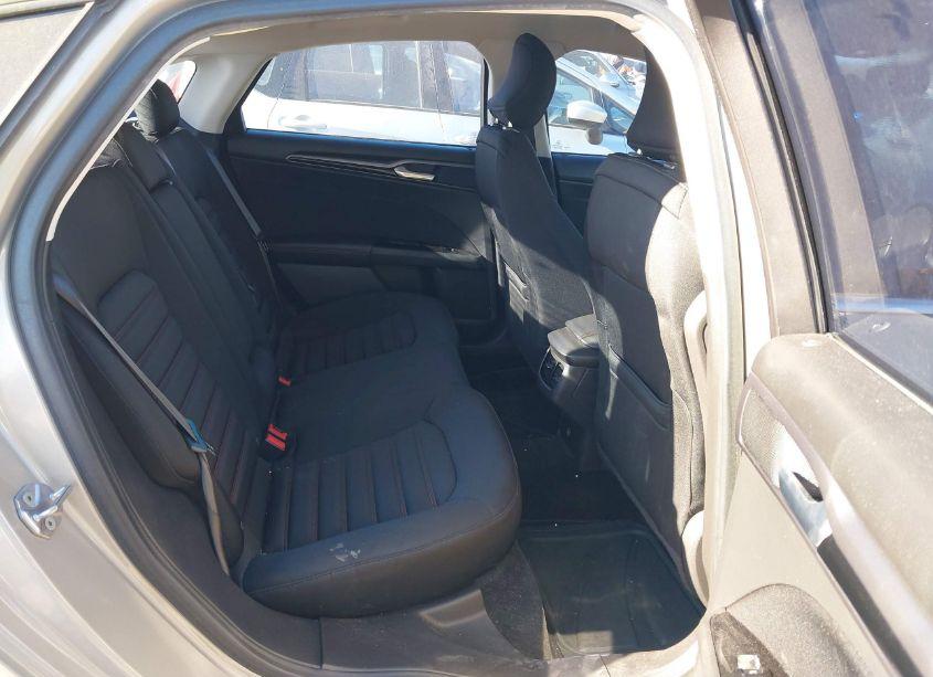 Photo 8 of 2015 Ford Fusion SE (VIN 3FA6P0HDXFR169289)