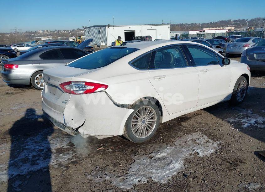 Photo 4 of 2015 Ford Fusion SE (VIN 3FA6P0HDXFR176534)