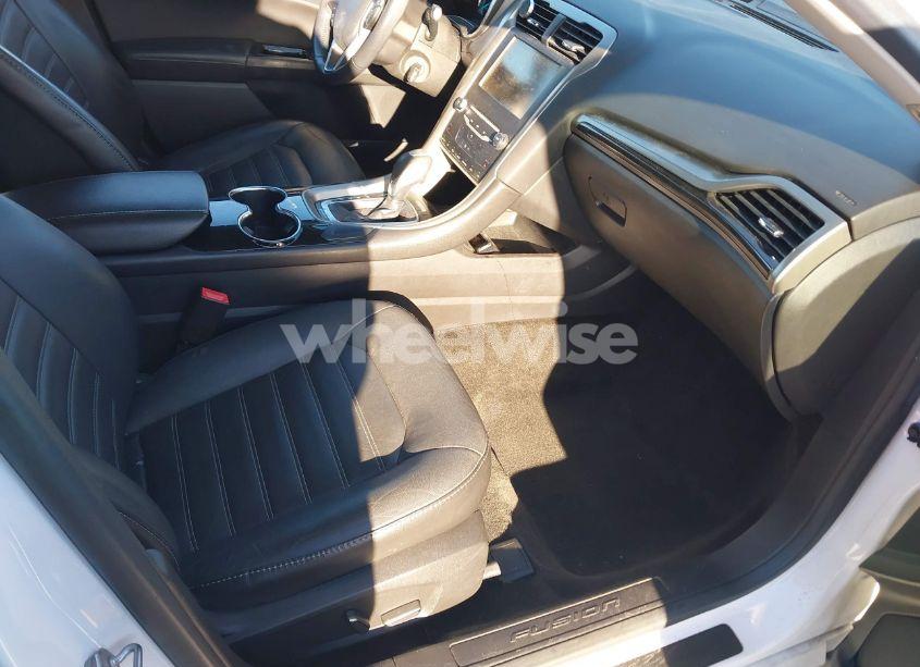 Photo 5 of 2015 Ford Fusion SE (VIN 3FA6P0HDXFR176534)