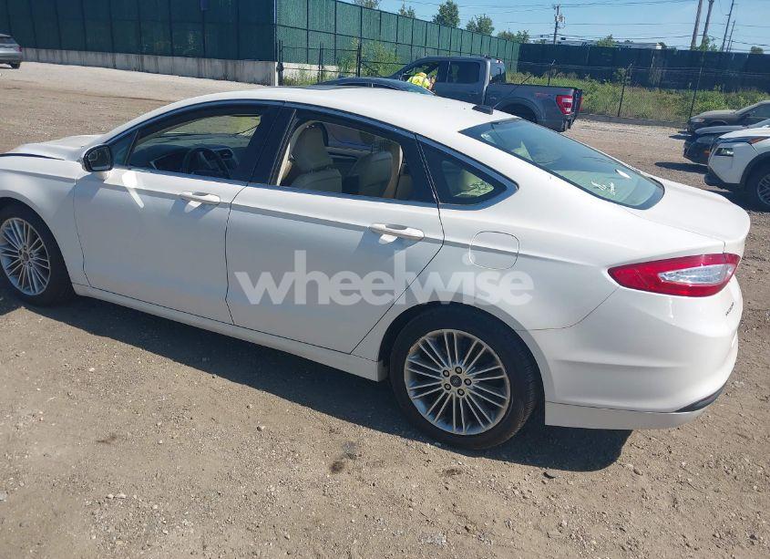 Photo 3 of 2015 Ford Fusion SE (VIN 3FA6P0HDXFR217826)