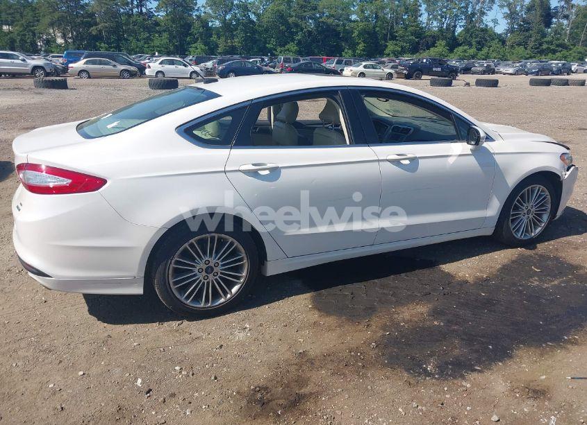 Photo 4 of 2015 Ford Fusion SE (VIN 3FA6P0HDXFR217826)