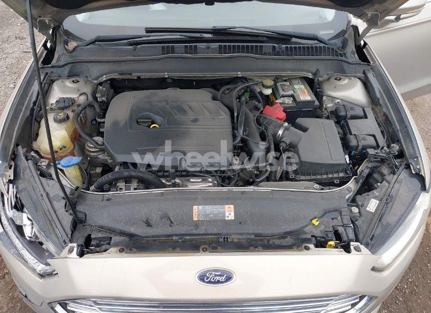 Photo 10 of 2015 Ford Fusion SE (VIN 3FA6P0HDXFR262670)