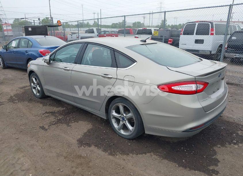 Photo 3 of 2015 Ford Fusion SE (VIN 3FA6P0HDXFR262670)