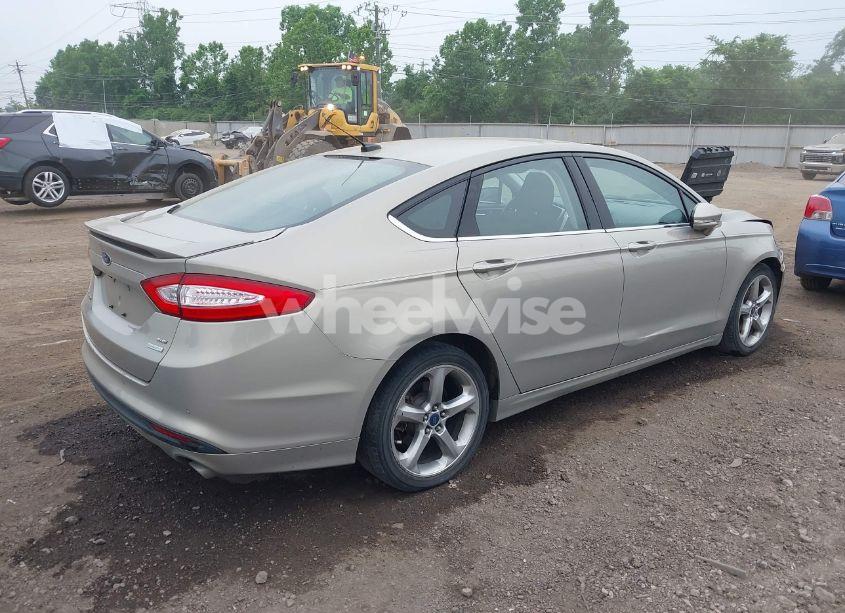 Photo 4 of 2015 Ford Fusion SE (VIN 3FA6P0HDXFR262670)