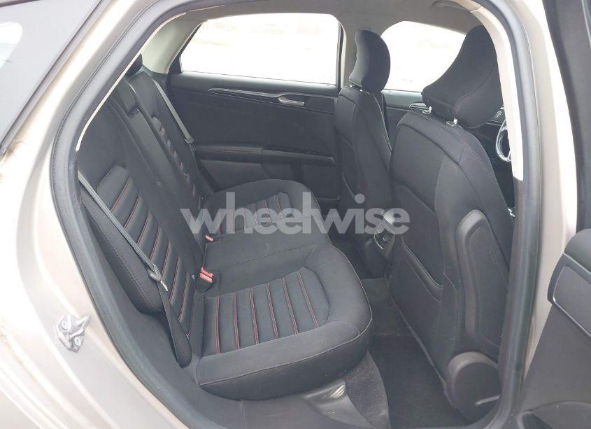 Photo 8 of 2015 Ford Fusion SE (VIN 3FA6P0HDXFR262670)