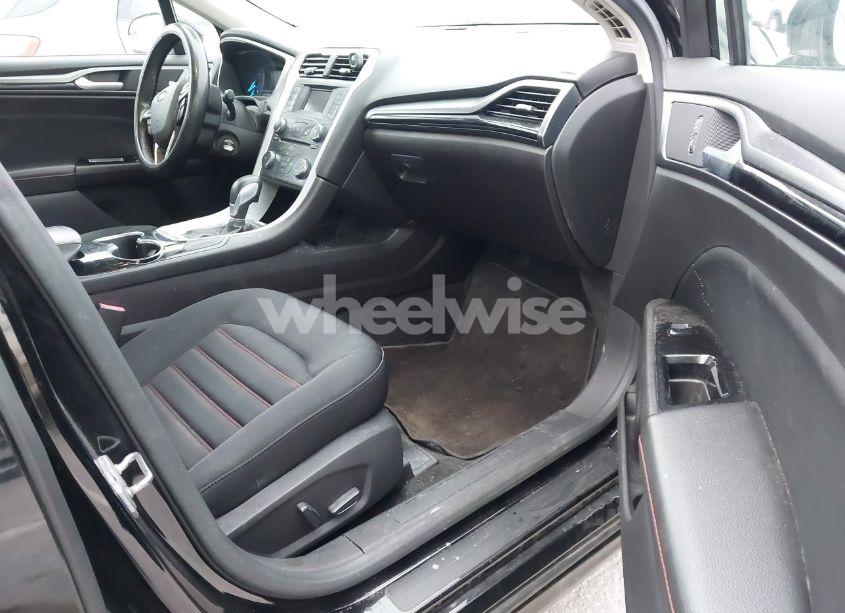 Photo 5 of 2016 Ford Fusion SE (VIN 3FA6P0HDXGR105545)