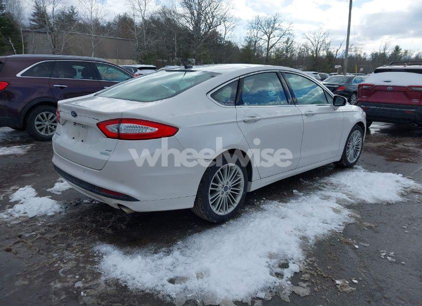 Photo 4 of 2016 Ford Fusion SE (VIN 3FA6P0HDXGR128453)