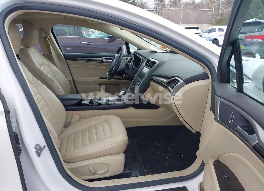 Photo 5 of 2016 Ford Fusion SE (VIN 3FA6P0HDXGR128453)