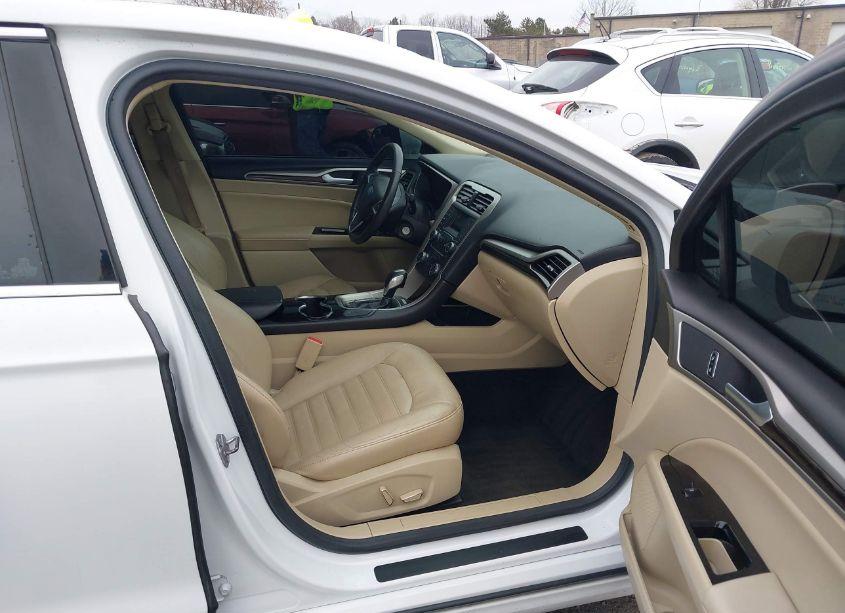 Photo 5 of 2016 Ford Fusion SE (VIN 3FA6P0HDXGR169200)