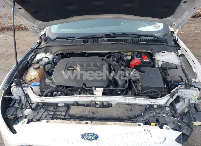 Photo 10 of 2016 Ford Fusion SE (VIN 3FA6P0HDXGR242985)