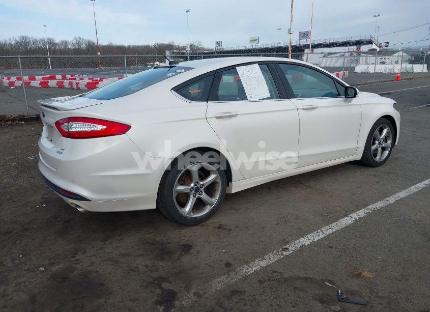 Photo 4 of 2016 Ford Fusion SE (VIN 3FA6P0HDXGR242985)