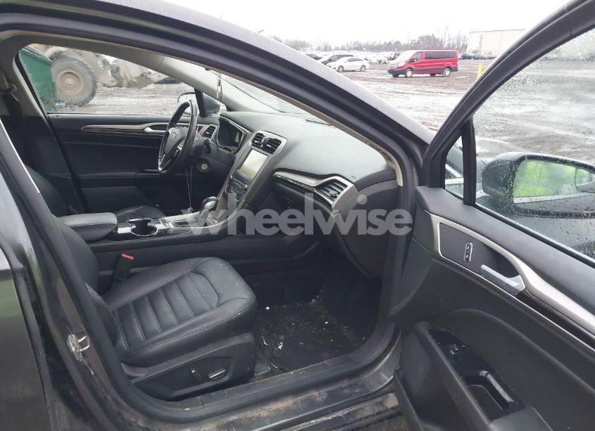 Photo 5 of 2016 Ford Fusion SE (VIN 3FA6P0HDXGR267305)