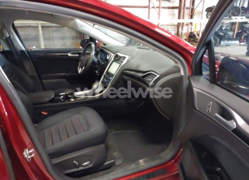 Photo 5 of 2016 Ford Fusion SE (VIN 3FA6P0HDXGR279809)