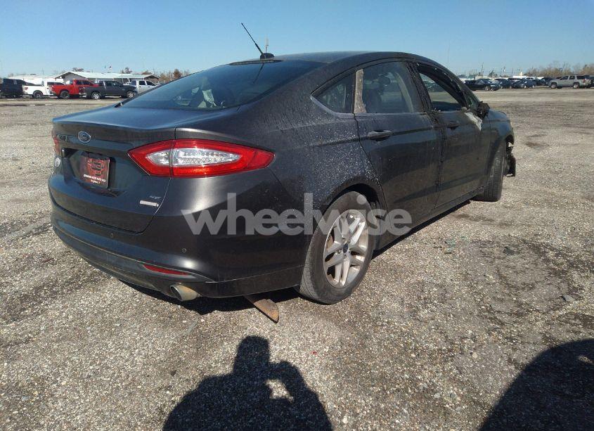 Photo 4 of 2016 Ford Fusion SE (VIN 3FA6P0HDXGR333108)