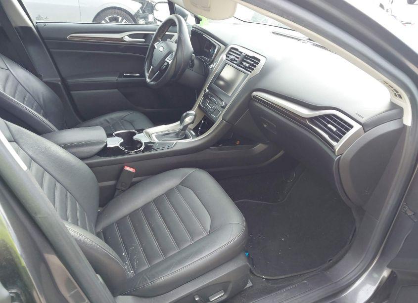 Photo 5 of 2016 Ford Fusion SE (VIN 3FA6P0HDXGR340074)