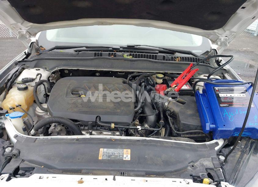 Photo 10 of 2016 Ford Fusion SE (VIN 3FA6P0HDXGR341001)