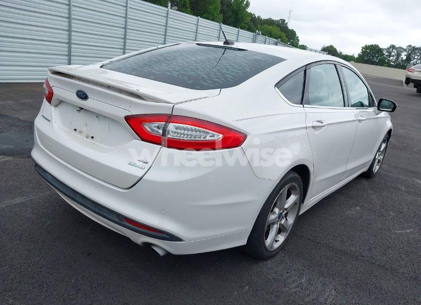 Photo 4 of 2016 Ford Fusion SE (VIN 3FA6P0HDXGR341001)