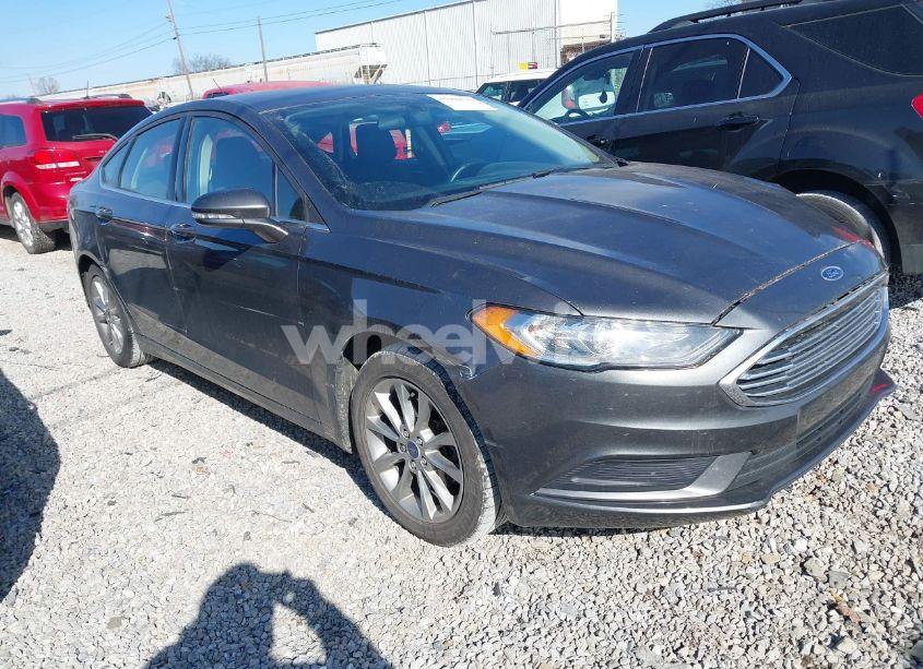 2017 Ford Fusion SE (VIN 3FA6P0HDXHR140152) main photo