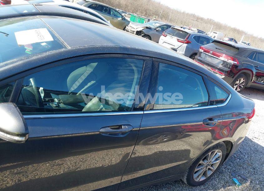 Photo 14 of 2017 Ford Fusion SE (VIN 3FA6P0HDXHR140152)