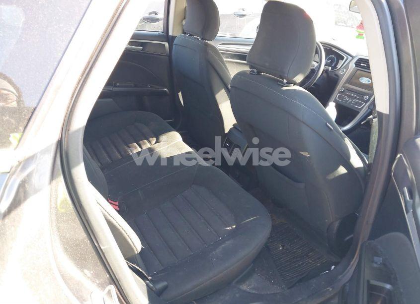 Photo 8 of 2017 Ford Fusion SE (VIN 3FA6P0HDXHR140152)