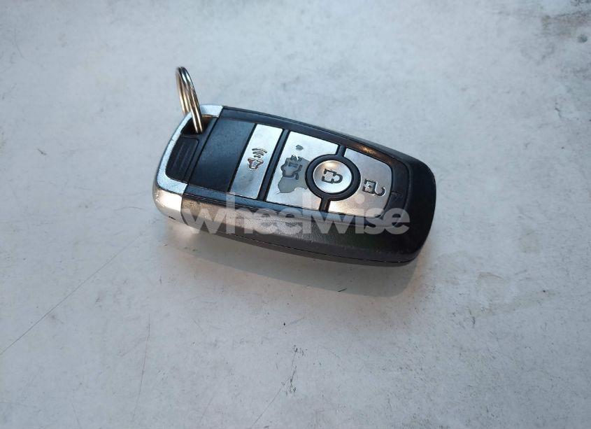 Photo 11 of 2017 Ford Fusion SE (VIN 3FA6P0HDXHR141396)