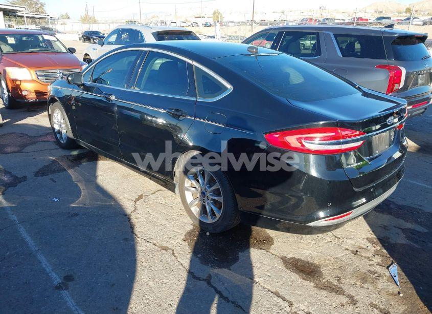 Photo 3 of 2017 Ford Fusion SE (VIN 3FA6P0HDXHR141396)