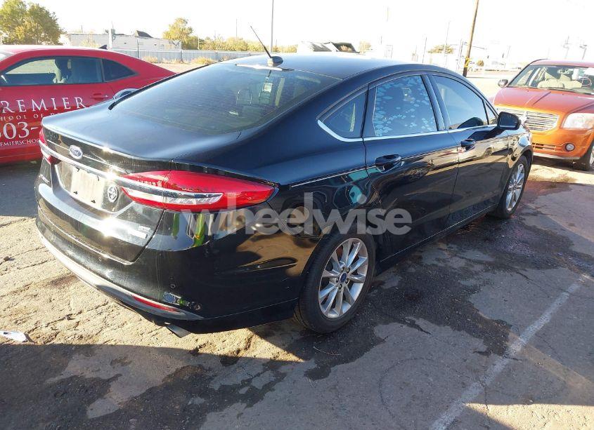 Photo 4 of 2017 Ford Fusion SE (VIN 3FA6P0HDXHR141396)