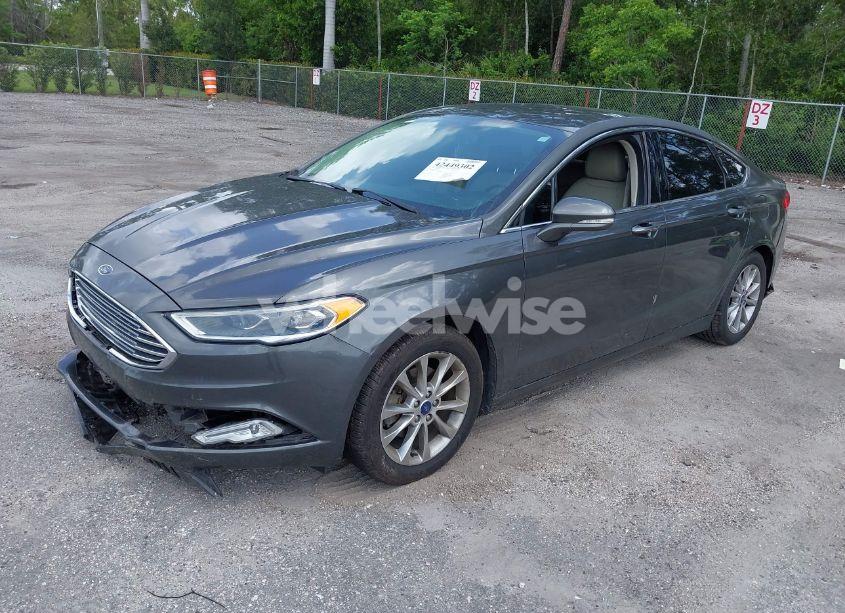 Photo 2 of 2017 Ford Fusion SE (VIN 3FA6P0HDXHR148607)