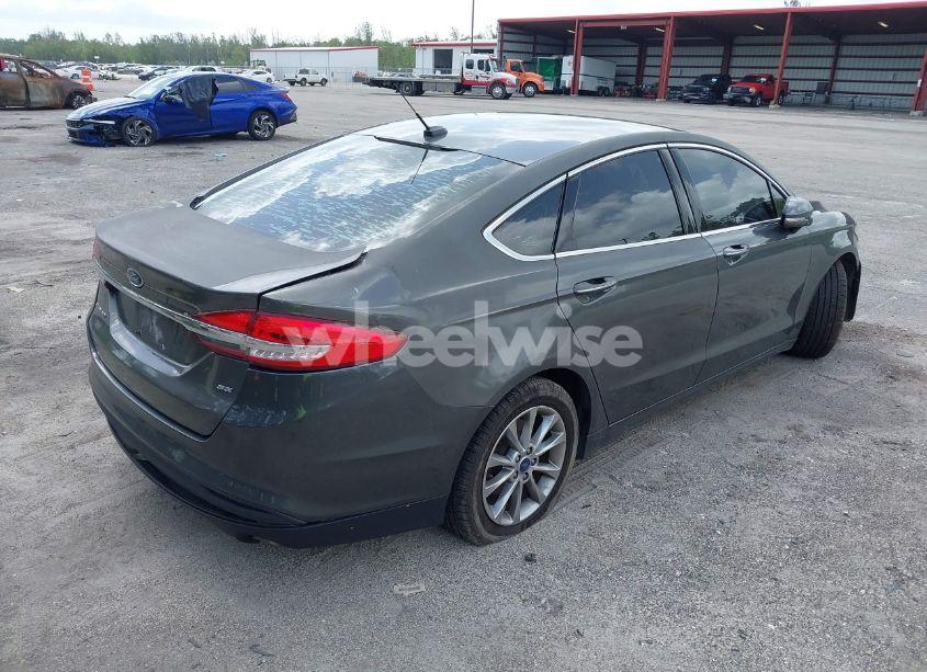 Photo 4 of 2017 Ford Fusion SE (VIN 3FA6P0HDXHR148607)