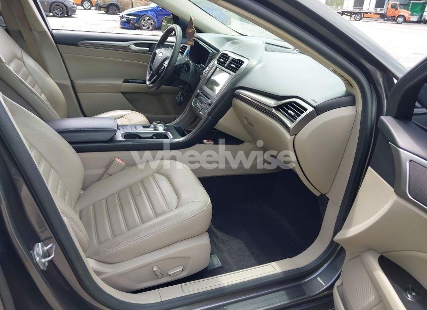 Photo 5 of 2017 Ford Fusion SE (VIN 3FA6P0HDXHR148607)