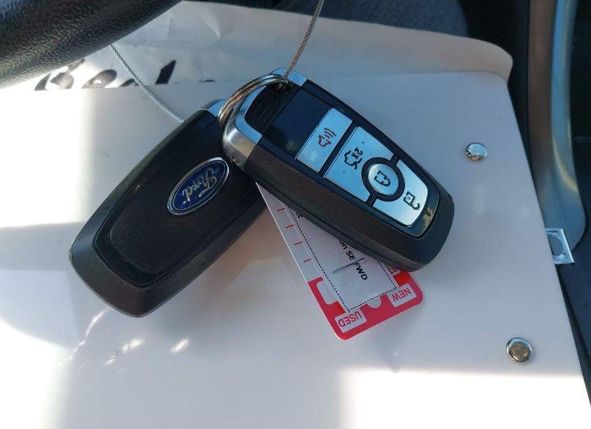 Photo 11 of 2017 Ford Fusion SE (VIN 3FA6P0HDXHR166105)