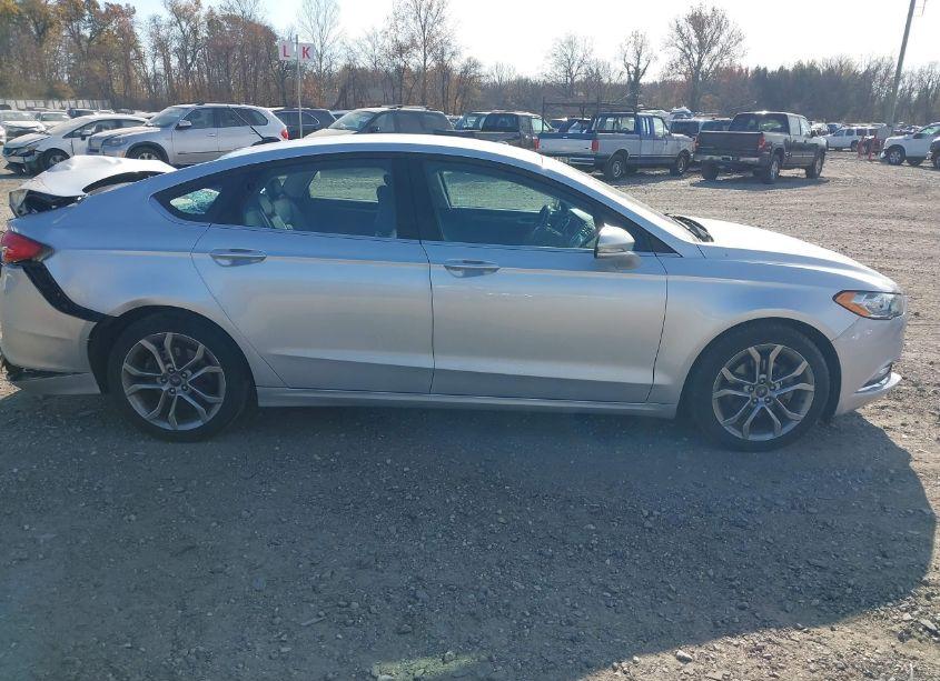 Photo 13 of 2017 Ford Fusion SE (VIN 3FA6P0HDXHR166105)